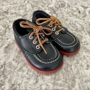 Step & Stride navy blue leather shoes